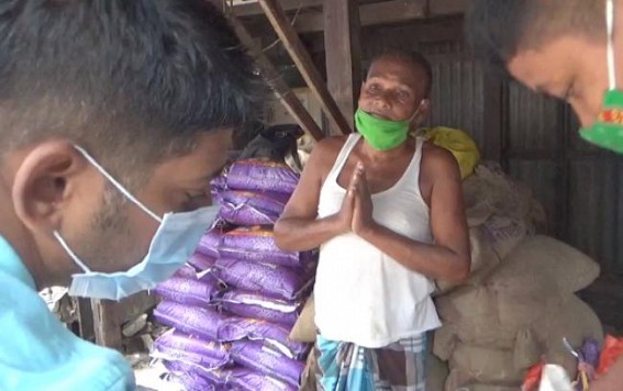 Shops sealed in Battala market for selling Ration shop rice sacks illegally Shops sealed in Battala market for selling Ration shop rice sacks illegally